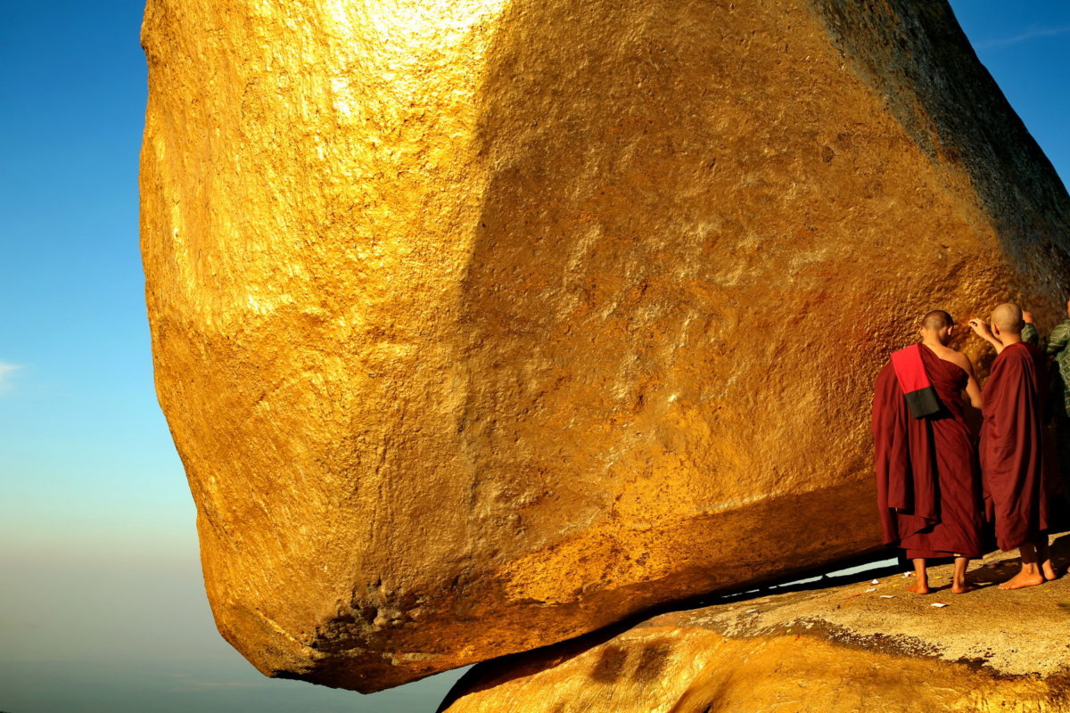 Myanmar, La Roccia d'oro - Foto di Luca Bracali