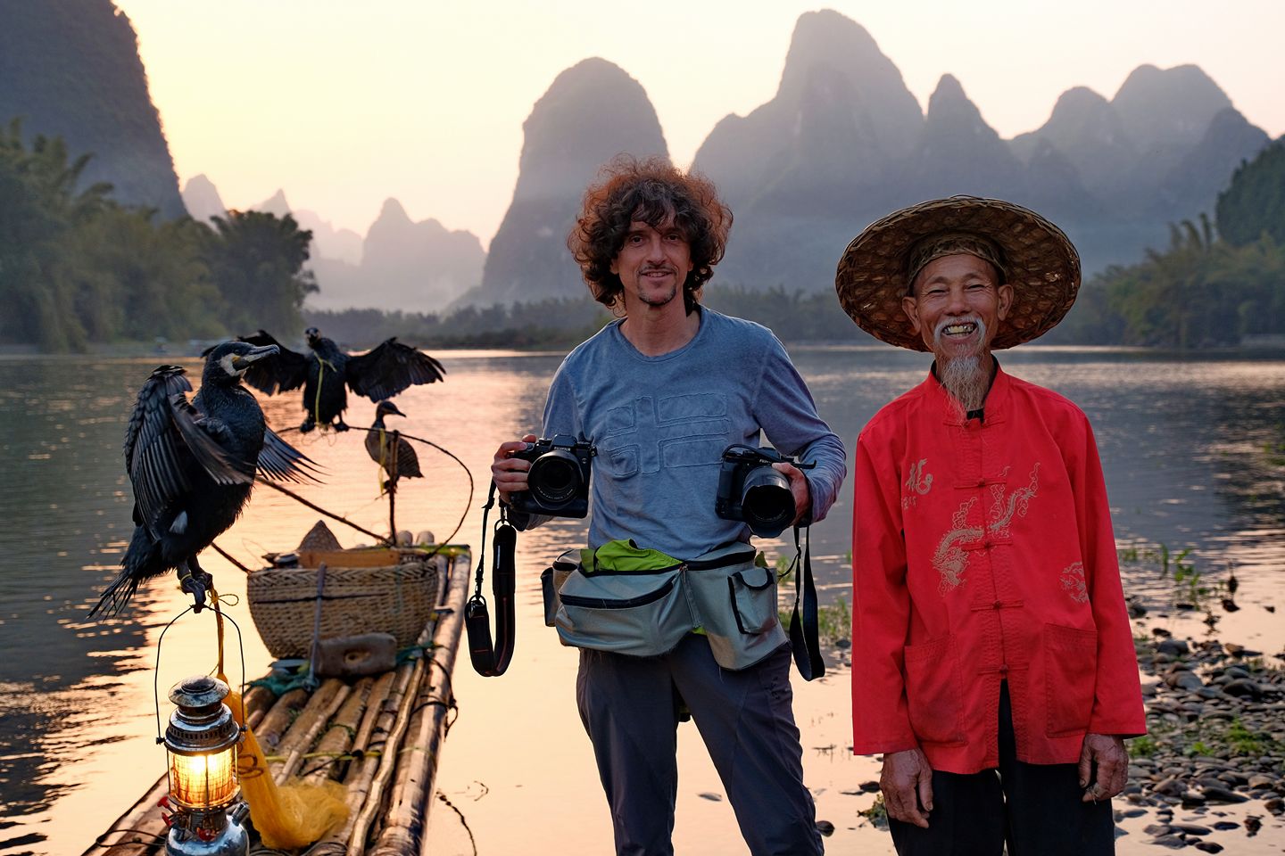 Luca Brcali nel viaggio fotografico in Cina, sul fiume Li, pescatori con i cormorani.