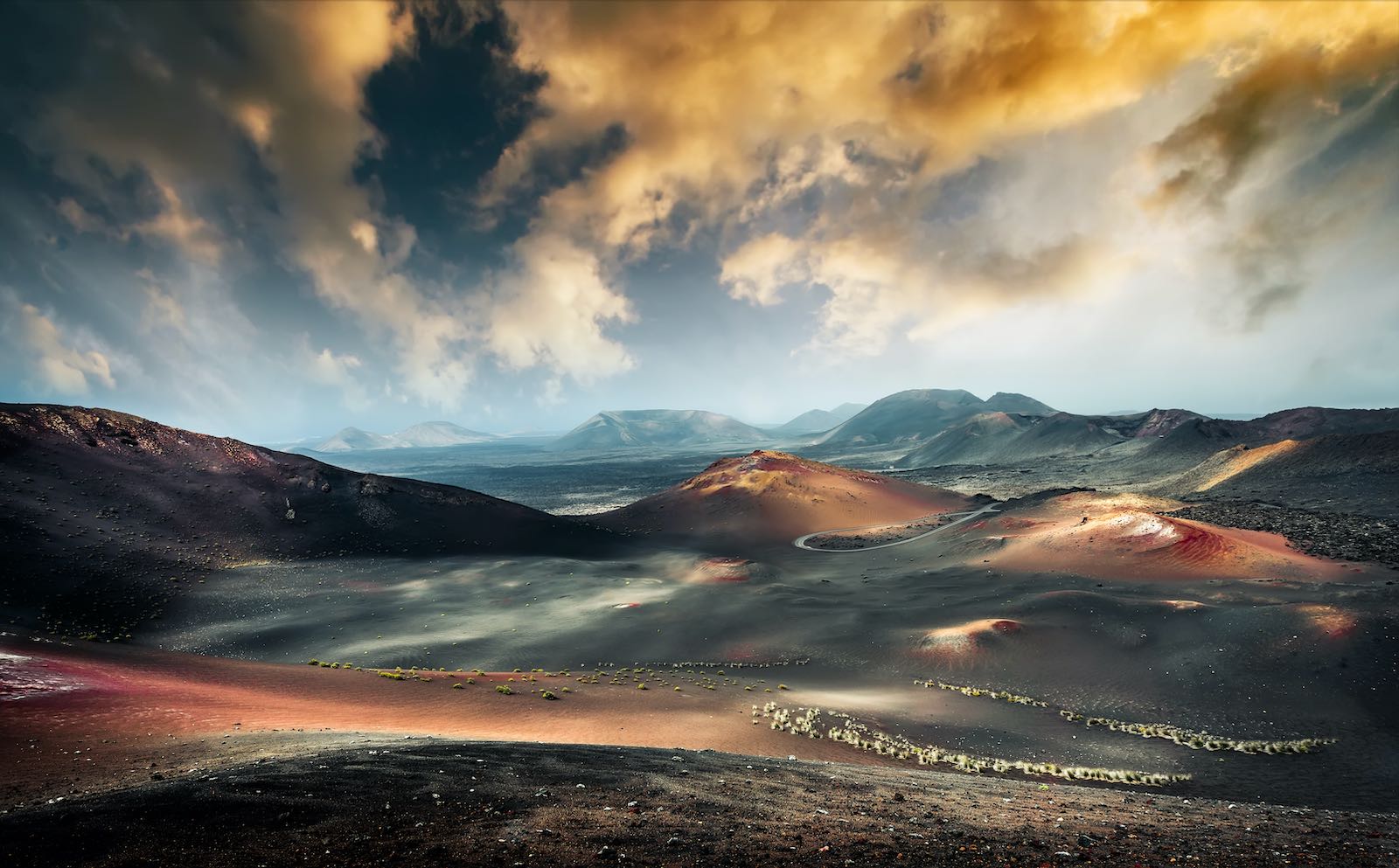 istock_Lanzarote_Timanfaya-min